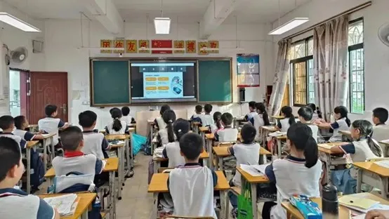 社会责任|大师公益课：种下科技种子，主线科技带领启程无人驾驶之旅